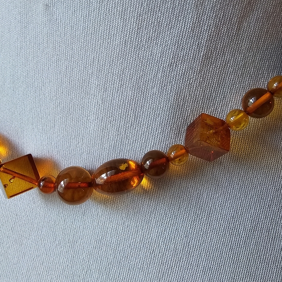 Amber beads necklace orange brown strand - Picture 5 of 15